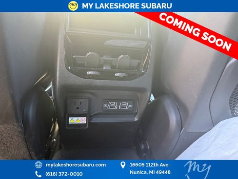 Used 2025 Jeep Grand Cherokee Altitude AWD/4WD image 11