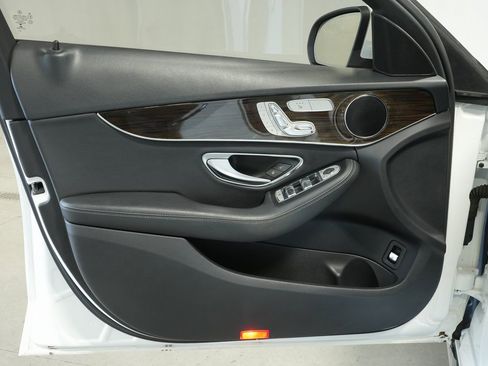 Used 2016 Mercedes-Benz C 300 4MATIC Sedan image 17