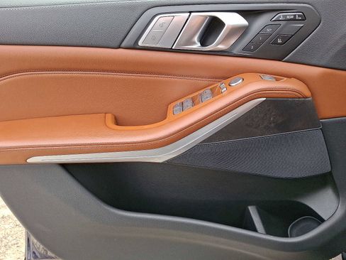 Certified 2022 BMW X7 xDrive40i w/ M Sport Package image 12