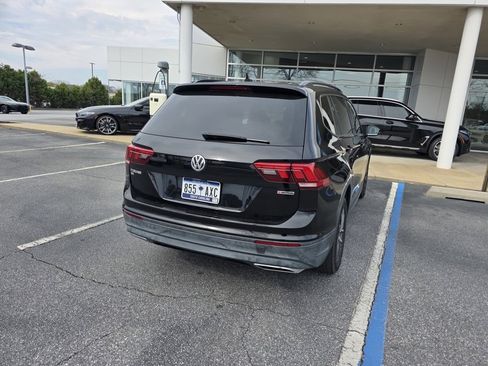 Used 2019 Volkswagen Tiguan SE w/ Panoramic Sunroof Package image 11
