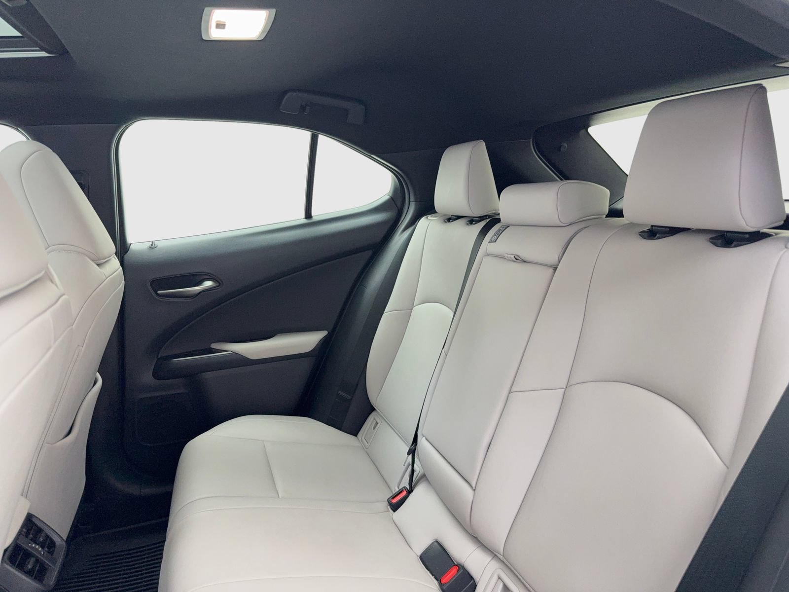 Used 2022 Lexus UX 200 w/ Accessory Package (Z2) FWD image 37