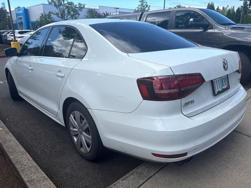 Used 2017 Volkswagen Jetta S FWD image 4