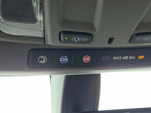 Used 2021 Chevrolet Silverado 1500 Custom AWD/4WD image 25