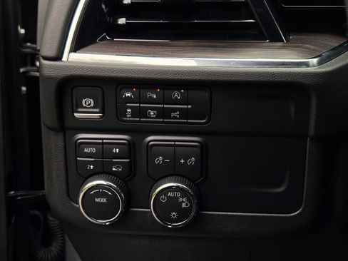 Used 2025 Chevrolet Tahoe LT AWD/4WD image 30