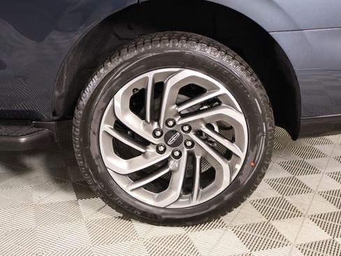 New 2026 Lincoln Navigator Premiere AWD/4WD image 19