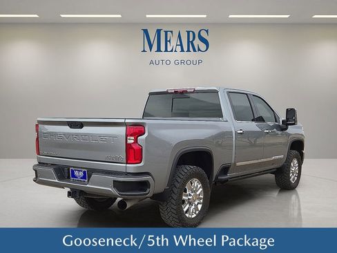Used 2024 Chevrolet Silverado 2500 High Country w/ High Country Premium Package image 6
