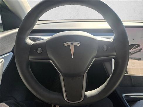 Used 2021 Tesla Model Y Long Range image 13