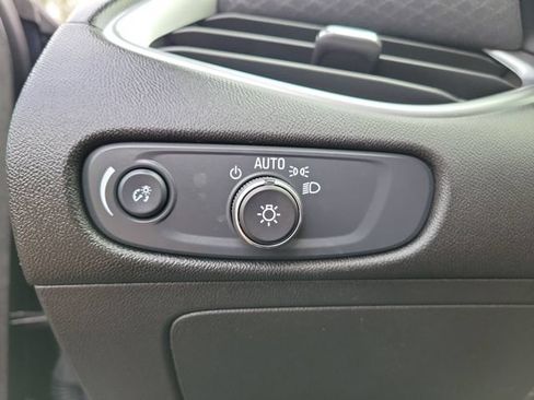 Certified 2025 Chevrolet Malibu RS FWD image 19