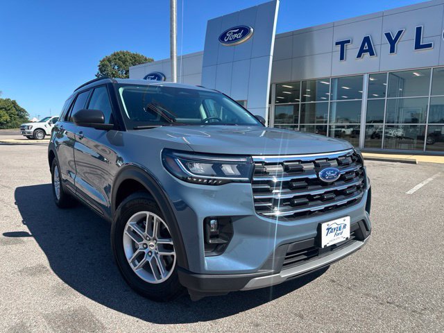 Used 2026 Ford Explorer Active w/ Active Comfort Package RWD image 4