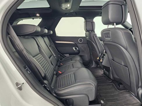 Used 2023 Land Rover Discovery HSE R-Dynamic image 12