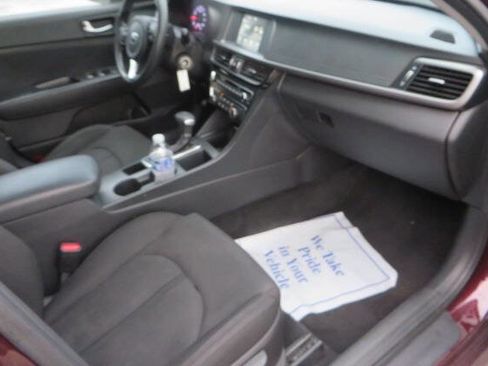 Used 2018 Kia Optima LX w/ 17" Alloy Wheels Package image 16