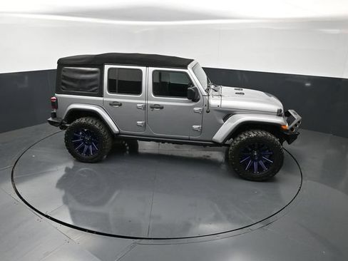 Used 2019 Jeep Wrangler Unlimited Sahara AWD/4WD image 20
