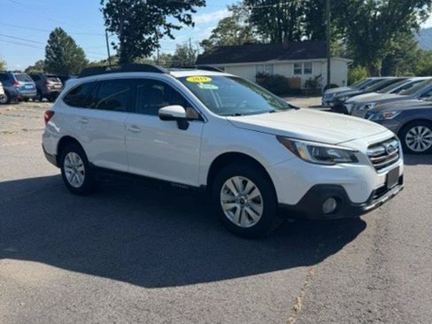 Used 2019 Subaru Outback 2.5i Premium AWD/4WD image 3