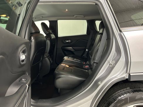 Used 2020 Jeep Cherokee Limited AWD/4WD image 29