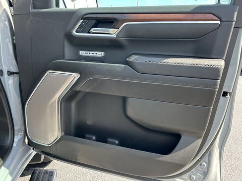 Used 2025 GMC Sierra 1500 Denali w/ Denali Reserve Package image 31