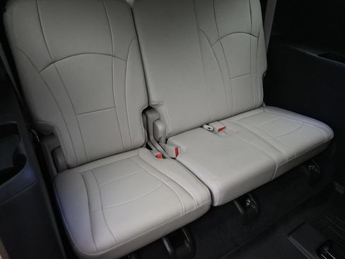 Used 2021 Buick Enclave Premium w/ Surround and Sites Package AWD/4WD image 11