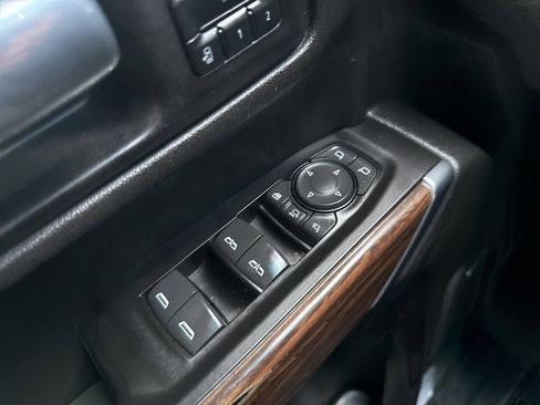 Used 2022 Chevrolet Silverado 3500 High Country image 38