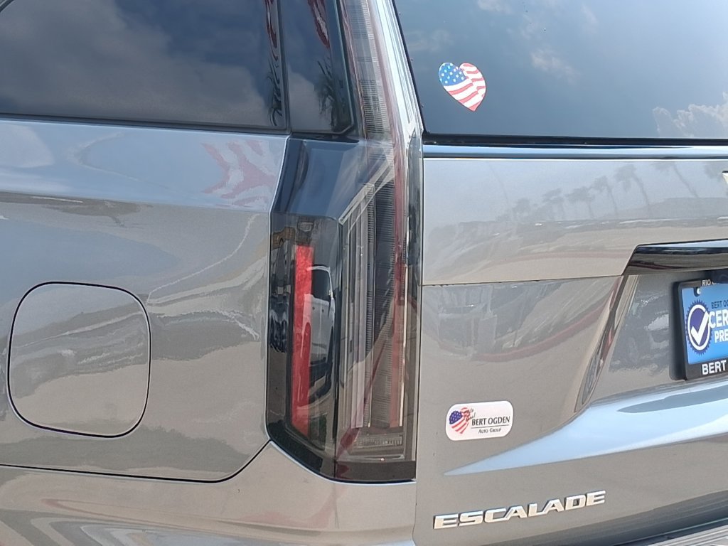 Used 2026 Cadillac Escalade Platinum Sport w/ LPO, Floor Liner Package RWD image 9