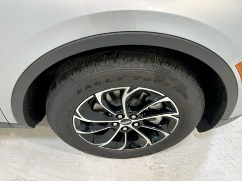 New 2026 Lincoln Nautilus Premier image 29