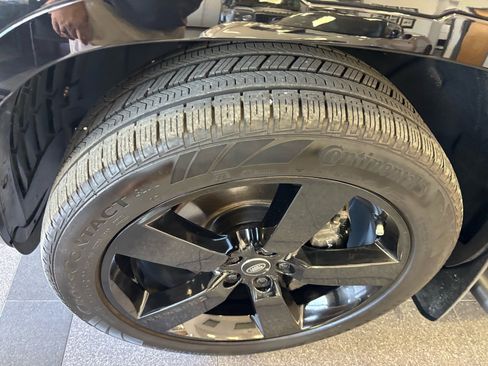 Used 2024 Land Rover Defender 110 V8 image 51