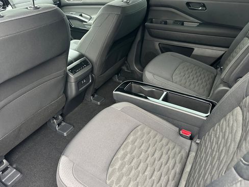 New 2025 Nissan Pathfinder SV w/ SV Premium Package image 14