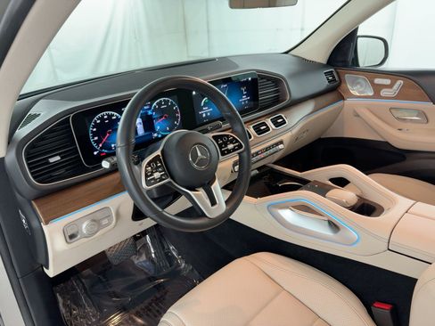 Certified 2021 Mercedes-Benz GLE 350 w/ Premium Package image 4