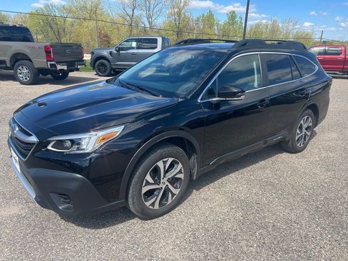 Used 2022 Subaru Outback Limited XT AWD/4WD image 3