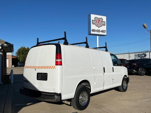 Used 2014 Chevrolet Express 2500 image 4