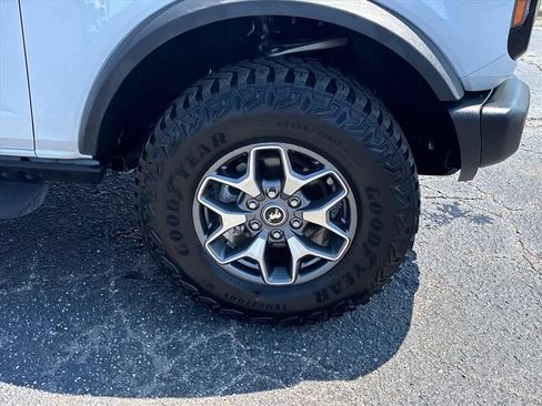 Used 2025 Ford Bronco Badlands w/ Black Appearance Package AWD/4WD image 10