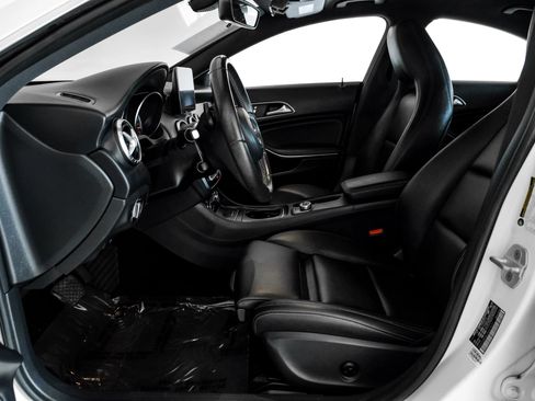 Used 2018 Mercedes-Benz CLA 250 image 3