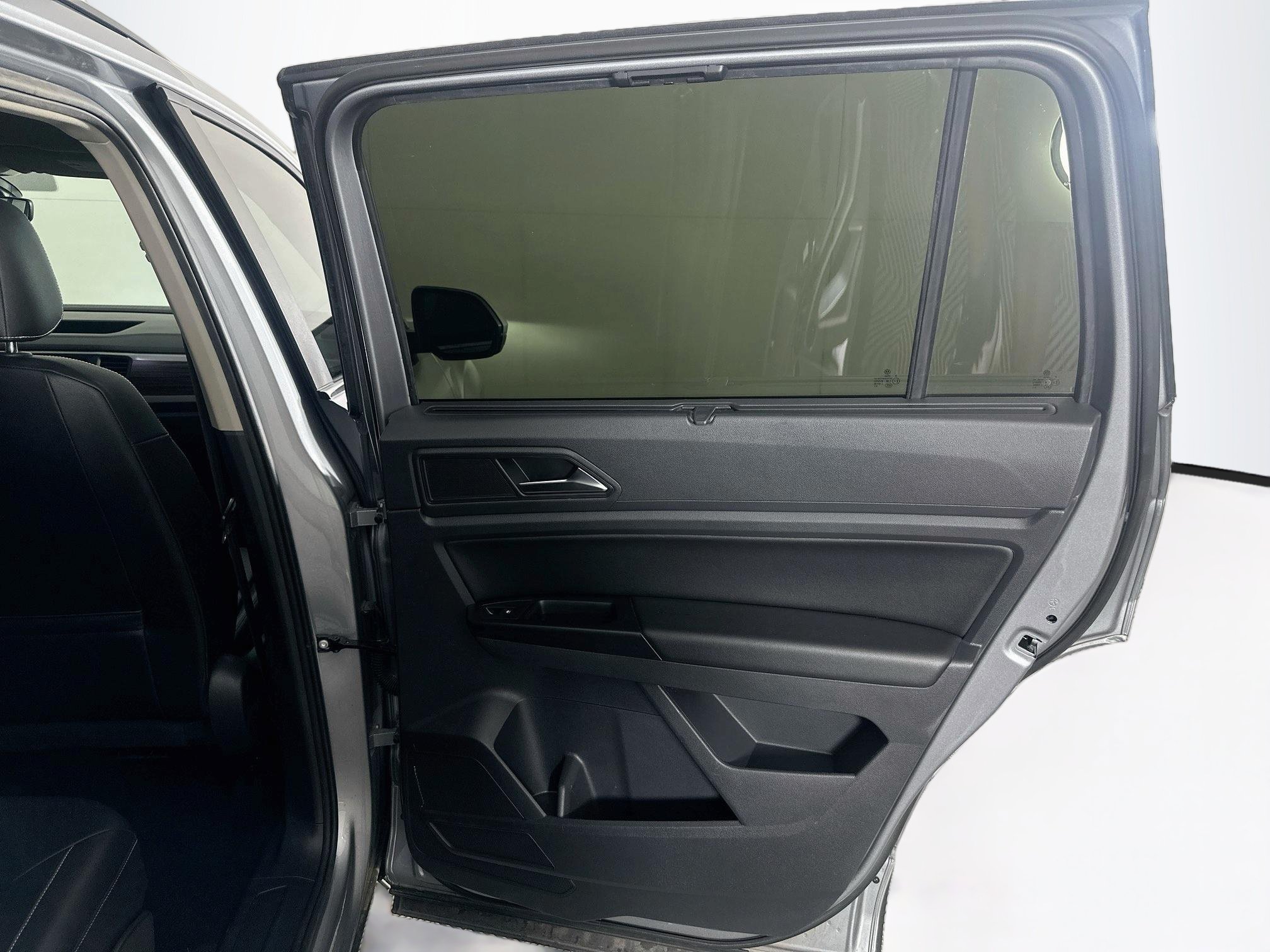 Used 2021 Volkswagen Atlas SE w/ Towing Package FWD image 31