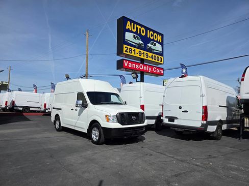 Used 2021 Nissan NV 2500 SV image 28