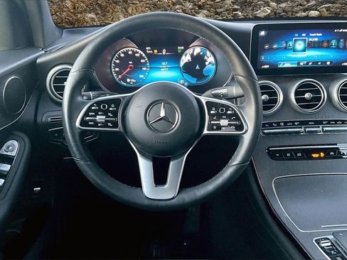 Used 2021 Mercedes-Benz GLC 300 4MATIC image 5