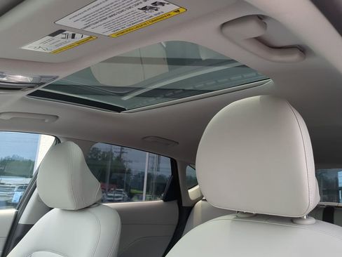 Used 2025 Hyundai Kona Limited image 14