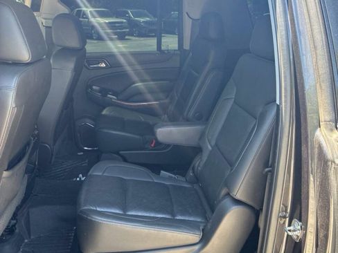 Used 2018 Chevrolet Suburban Premier RWD image 14