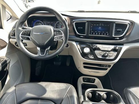Used 2020 Chrysler Voyager Lxi FWD image 22