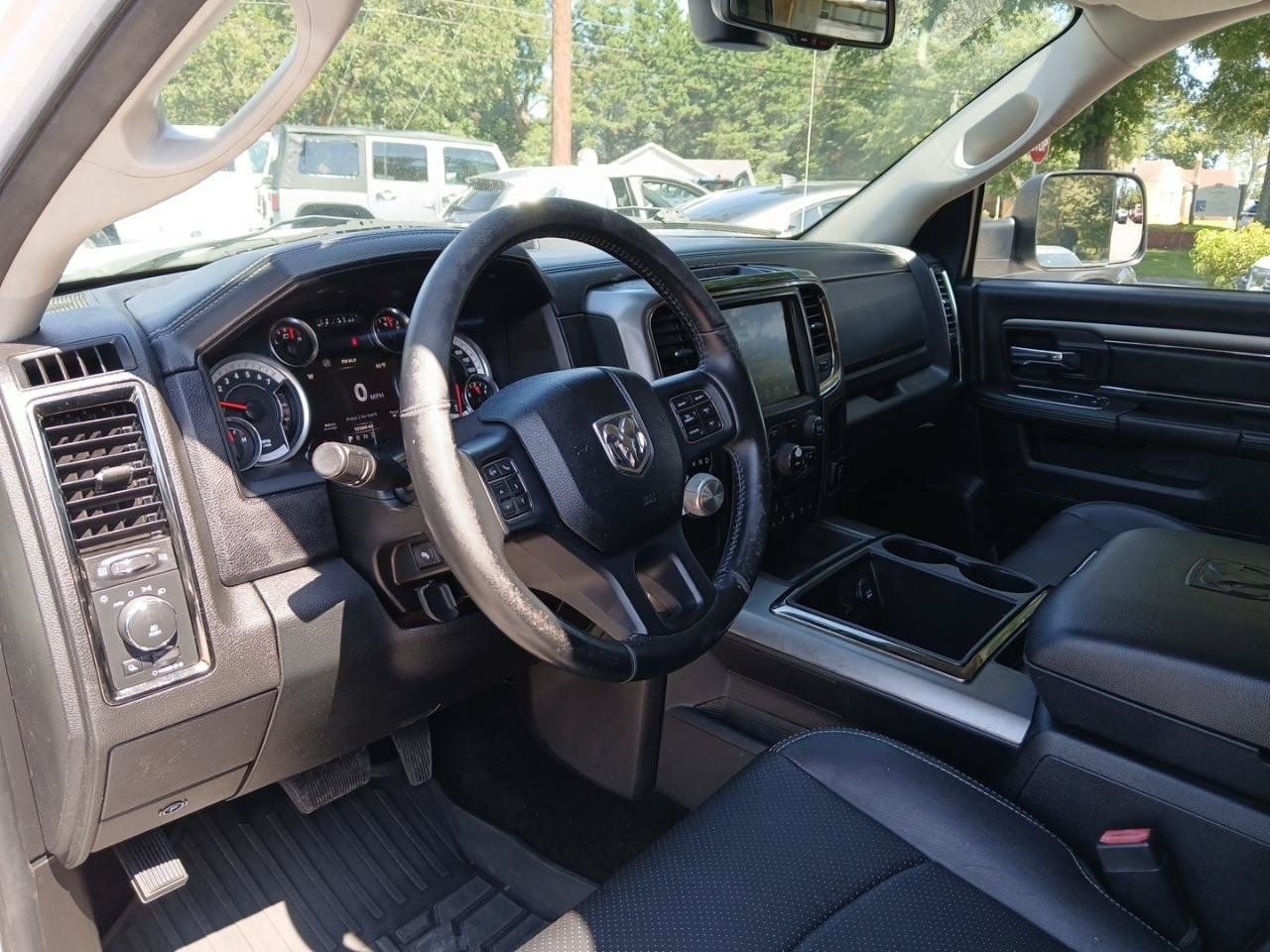 Used 2014 RAM 1500 Sport RWD image 17