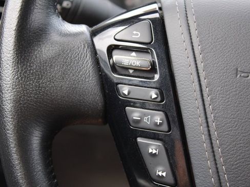 Used 2023 Nissan Armada SL image 34