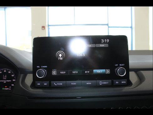 Certified 2025 Honda Accord SE image 27