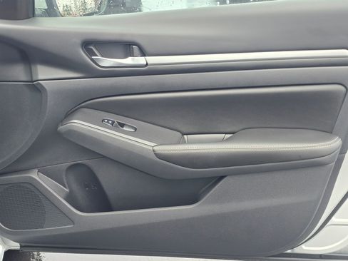 Used 2022 Nissan Altima 2.5 SV image 69