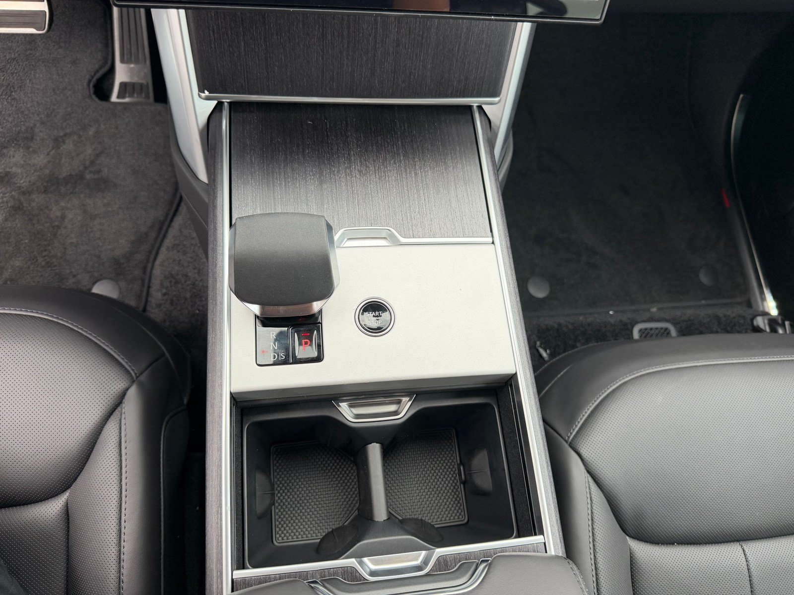 New 2026 Land Rover Range Rover SE AWD/4WD image 12