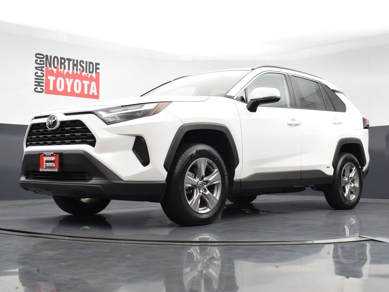 Used 2025 Toyota RAV4 XLE AWD/4WD image 30