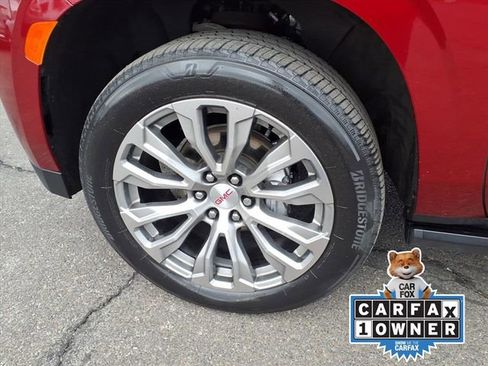 Used 2021 GMC Yukon Denali w/ Denali Premium Package image 8