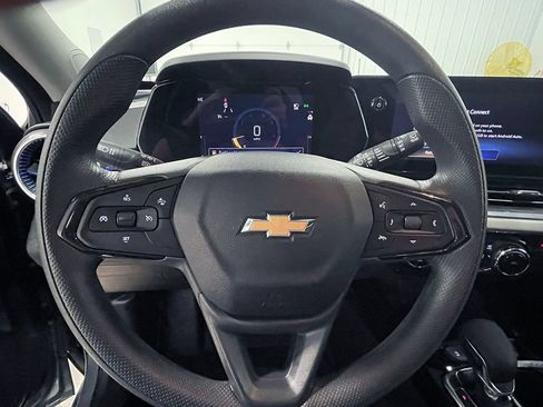 Used 2024 Chevrolet Trax LT FWD image 30
