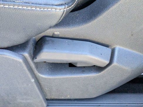 Used 2022 Volkswagen Atlas SEL Premium image 17