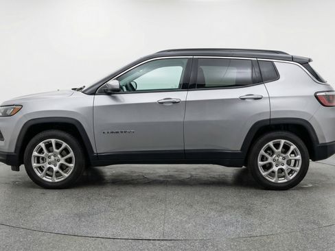 Used 2025 Jeep Compass Limited image 5