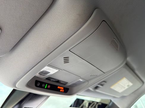 Used 2021 Chevrolet Blazer LT FWD image 23