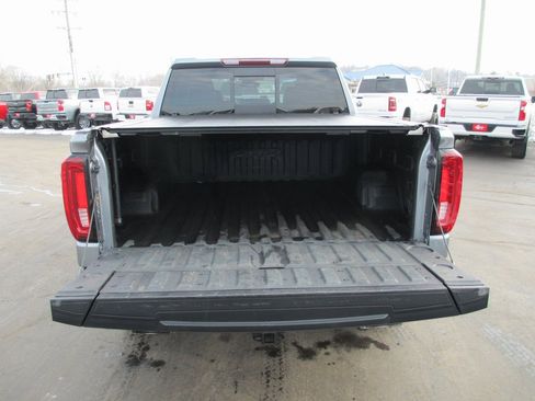Certified 2022 GMC Sierra 1500 AT4 w/ AT4 Premium Package image 7