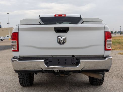 Used 2022 RAM 2500 Tradesman w/ Chrome Appearance Group RWD image 6
