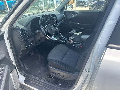 Used 2021 Kia Soul EX FWD image 4